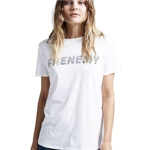 ‘Frenemy’ Zoe Karssen Slogan boyfriend fit T